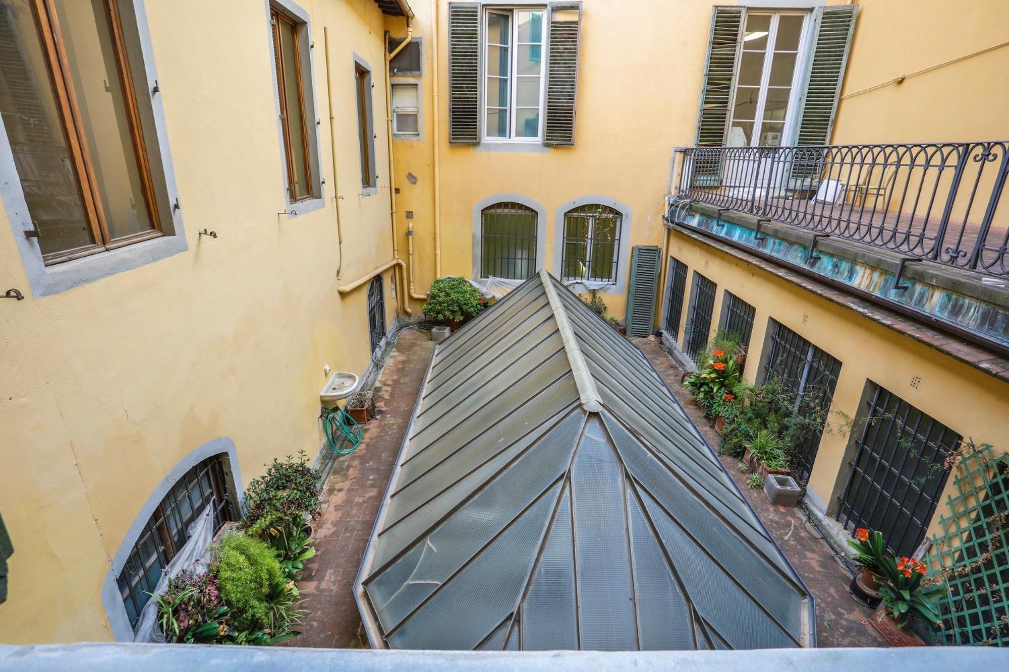 Pandolfini Courtyard Apartment Florence Exterior photo